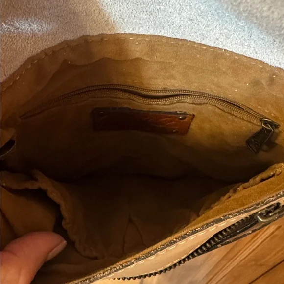 Patricia Nash crossbody purse - Picture 6 of 10